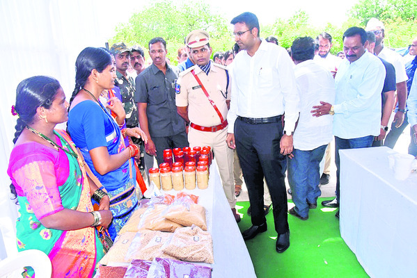 ఇందిరమ్మ ఇళ్ల నిర్మాణం 
1