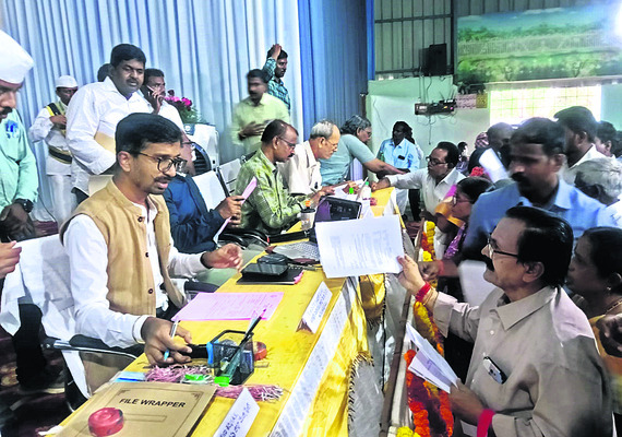 అర్జీలకు త్వరితగతిన  పరిష్కారం చూపాలి 1