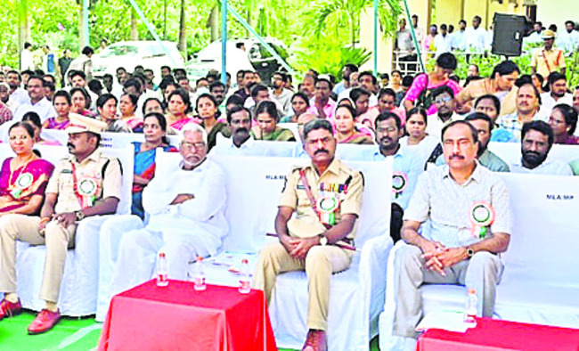 ఆడబిడ్డలను కోటీశ్వరులను చేయడమే లక్ష్యం3