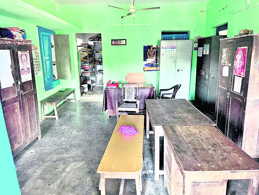 అవతరణ వేళ.. జీసీసీ వెలవెల1