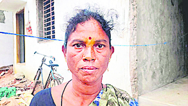 ఉచిత బస్సు అంటే నిజమనుకున్నాం 
1