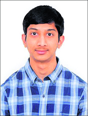 జేఈఈ అడ్వాన్స్లో మెరిశారు 1