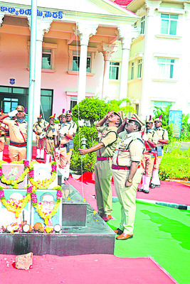 ఘనంగా ఆవిర్భావ వేడుకలు 1