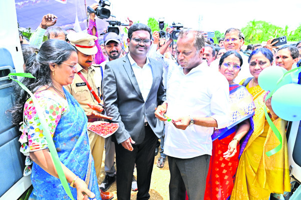 సమగ్ర వ్యాధి నిర్ధారణ అంబులెన్స్ ప్రారంభం
1