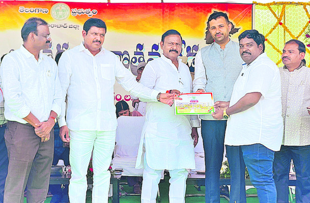 దుద్యాల్‌ తహసీల్‌కు అవార్డుల పంట 1