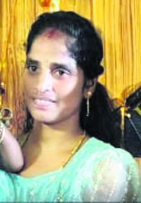 పాముకాటుతో మహిళ మృతి 1
