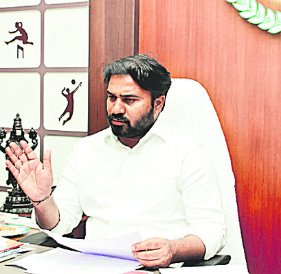గ్యాస్‌ సిలిండర్‌ పేలి ఇల్లు ధ్వంసం 2