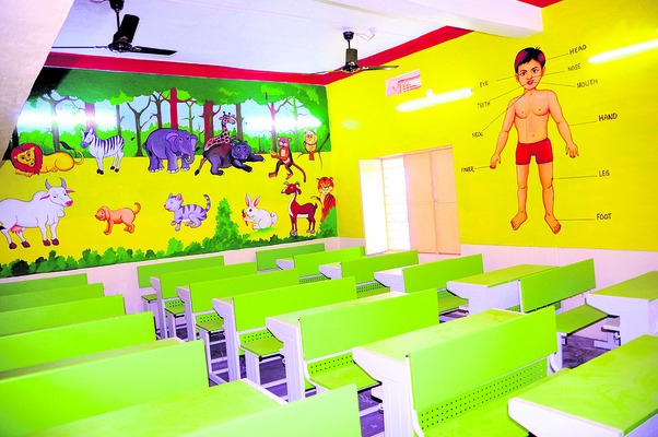 నిర్వహణ ‘మరుగు’న పడి 
2