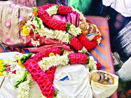 చంద్రబాబు పాలనలో జిల్లాలో అరాచకం కొనసాగుతోంది. లోకేష్ 1