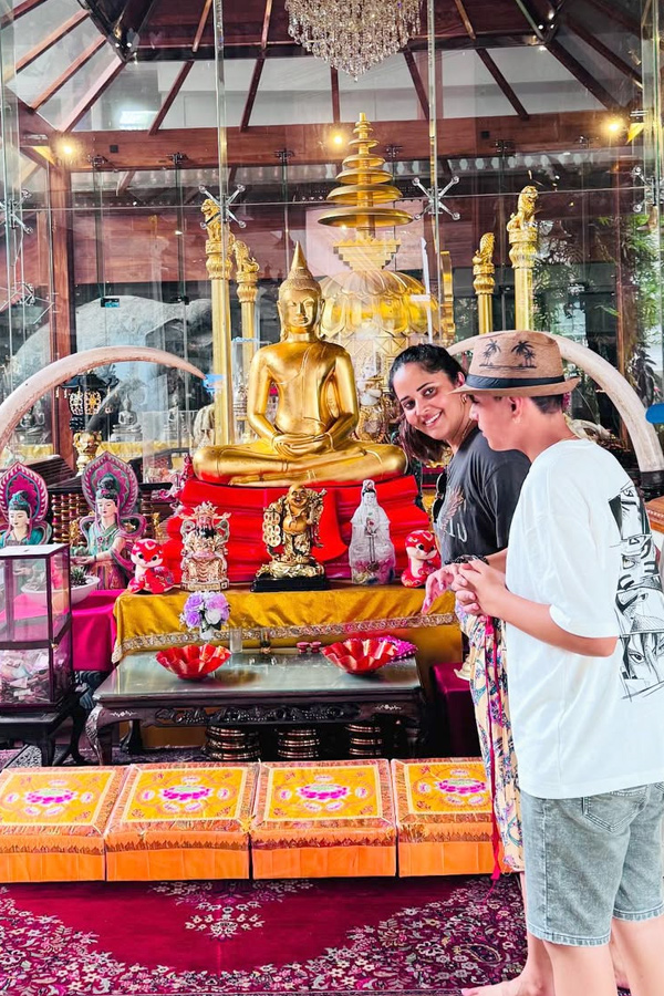 Anchor Anasuya Bharadwaj Visited Colombo Along With Family Photos13