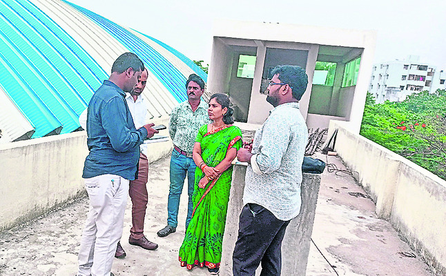 మార్కెట్లో సౌర వెలుగులు.. 1