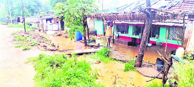 లోతట్టు ప్రాంతాలు జలమయం3