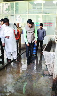 బస్టాండ్‌ను స్వచ్ఛంగా ఉంచండి: కలెక్టర్‌ 1