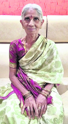 మెడికల్ కాలేజీకి మృతదేహం అప్పగింత1