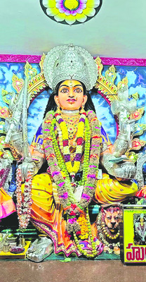 మరిడమ్మ దర్శనానికి భక్తుల బారులు 2