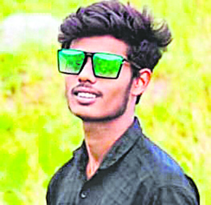 భవనం పైనుంచిపడి మేరిస్తీ మృతి 
2