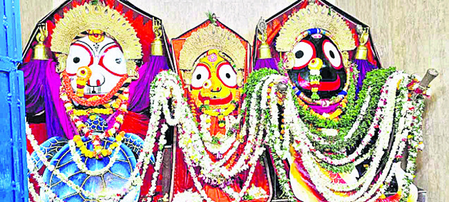 ● మత్స్య, కూర్మ అవతారంలో జగన్నాథ, బలరాములు 1