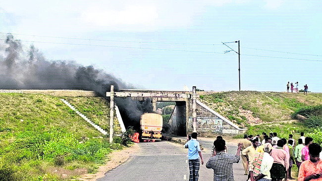 అమ్మవారికి పల్లకీ సేవ 2