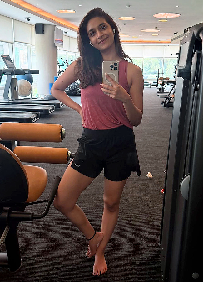 Actress Keerthy Suresh June Month Photos Viral7