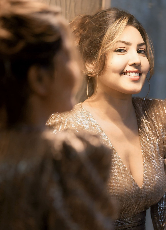 Bollywood Actress Komal Jha Latest Photos16