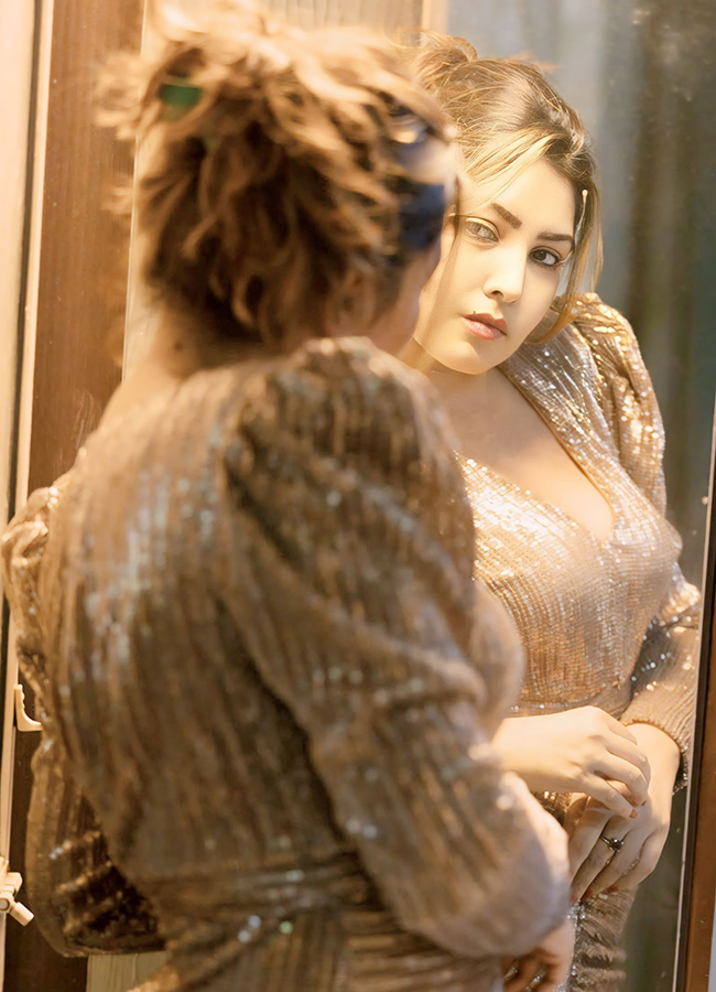 Bollywood Actress Komal Jha Latest Photos19