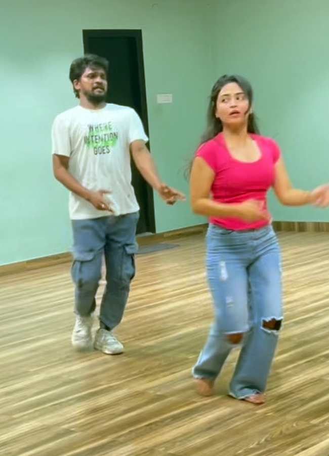 alekhya harika shared koyila song videoshoot photos16
