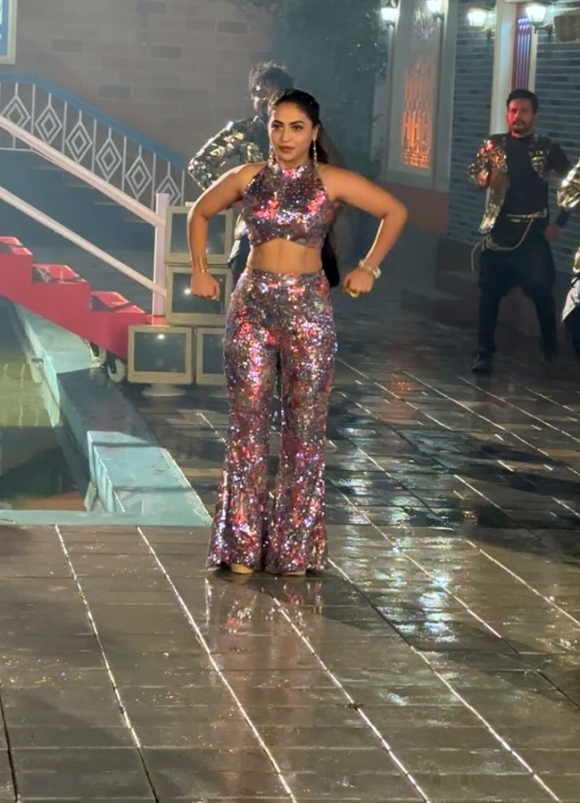 alekhya harika shared koyila song videoshoot photos6