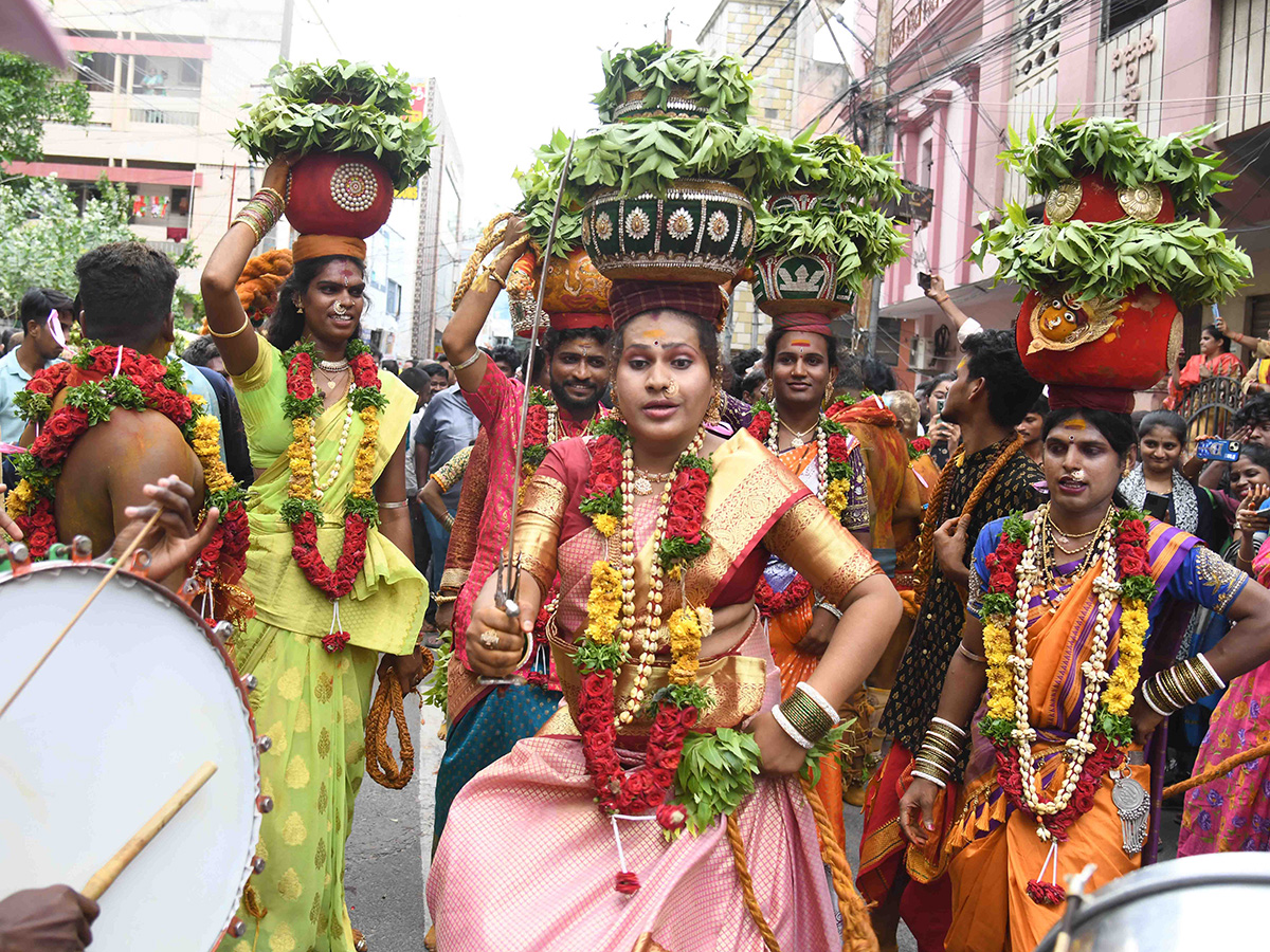 Devotees Gold Bonam Offered to Indrakiladri Durgamma Photos12
