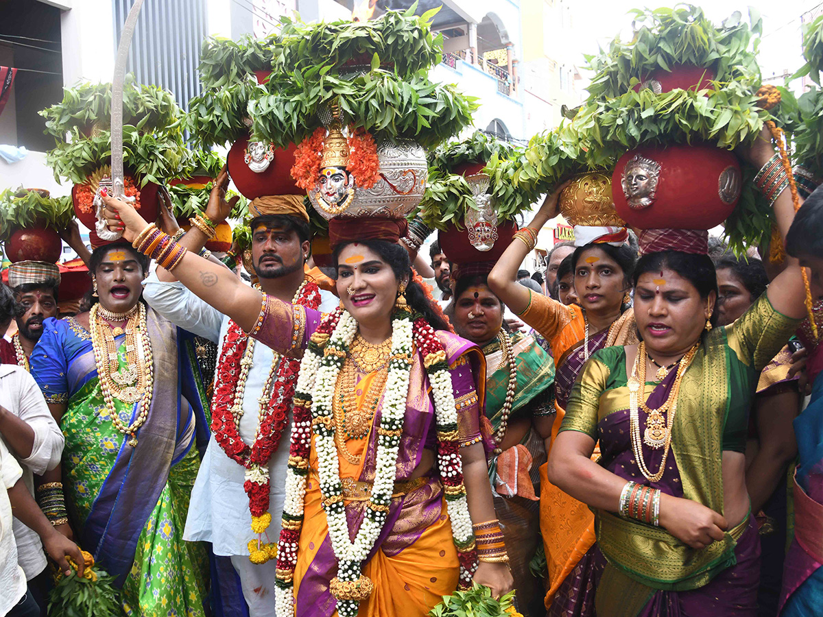 Devotees Gold Bonam Offered to Indrakiladri Durgamma Photos14