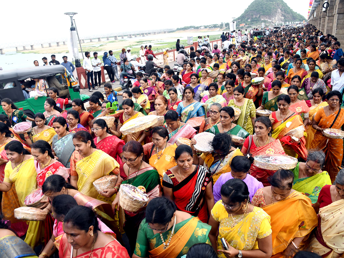 Devotees Gold Bonam Offered to Indrakiladri Durgamma Photos5