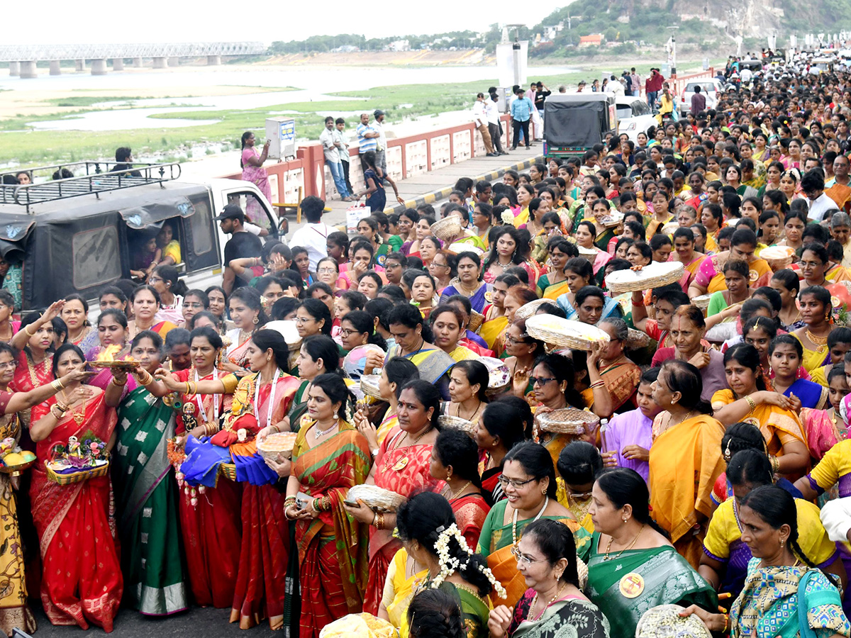 Devotees Gold Bonam Offered to Indrakiladri Durgamma Photos6