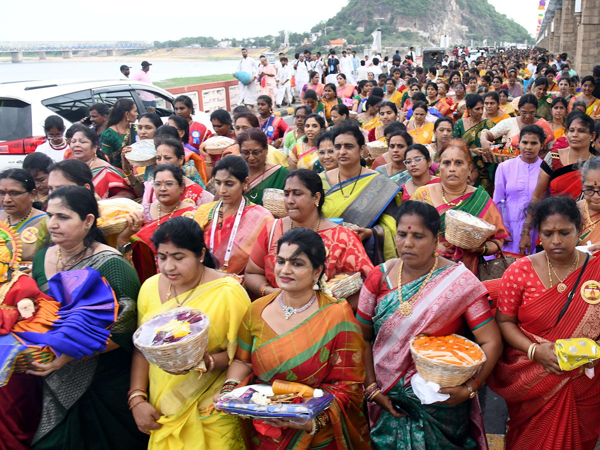 Devotees Gold Bonam Offered to Indrakiladri Durgamma Photos7