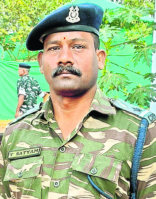 లారీ ఢీకొని ఆర్మీ జవాను దుర్మరణం3