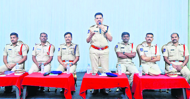 108, 102 వాహనాల్లో అధునాతన పరికరాలు
3