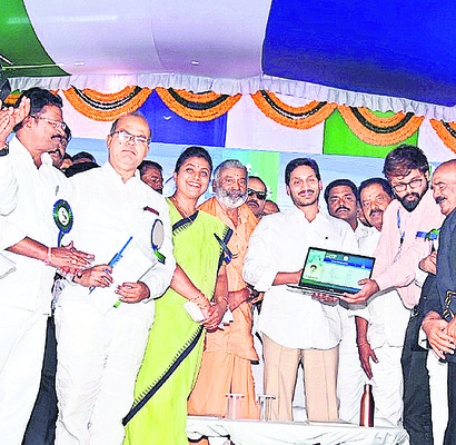 విత్తనంపై పెత్తనం
2