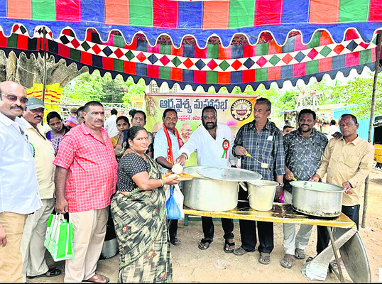 అంబరాన్నంటిన మోదకొండమ్మ సంబరం 2