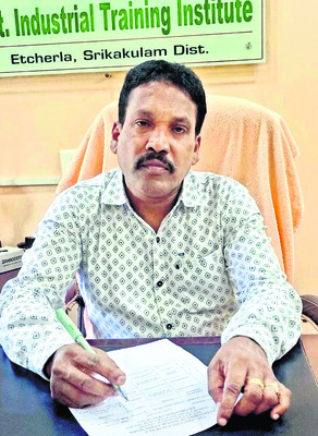 ప్రైవేటు విద్యాసంస్థల్లో దోపిడీ అరికట్టాలి 2