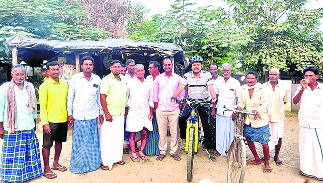పోలీసులంటే గౌరవం ఉండాలి1