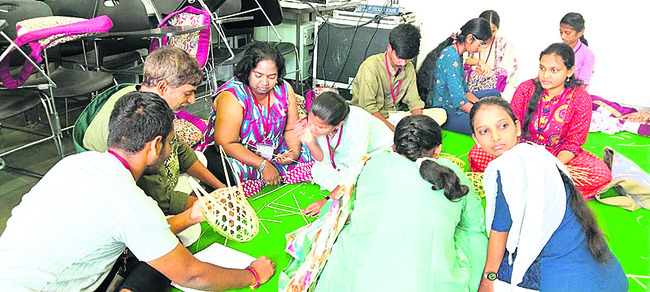 అంతర్జాతీయ సదస్సులో ఆర్జీయూకేటీ విద్యార్థులు1