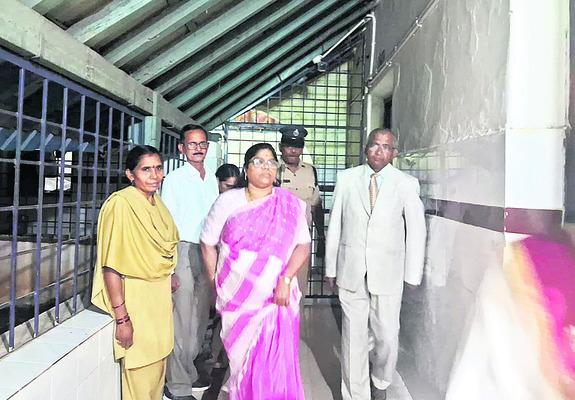 కార్మిక శాఖ సహాయ కమిషనర్ బాధ్యతల స్వీకరణ1