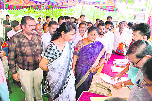సమస్యలు దృష్టికి తీసుకురండి1