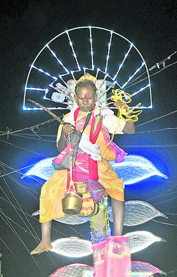 అంబరాన్నంటిన సిరిమాను సంబరం 4