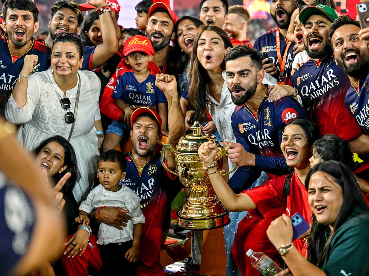 Kohli wins first IPL Title As RCB Beat Punjab Kings in final Photos15