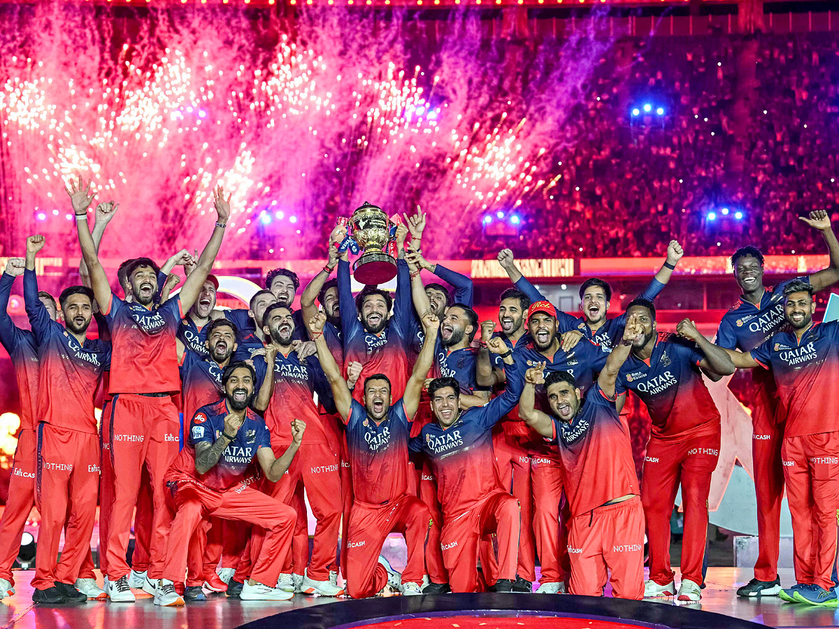 Kohli wins first IPL Title As RCB Beat Punjab Kings in final Photos2