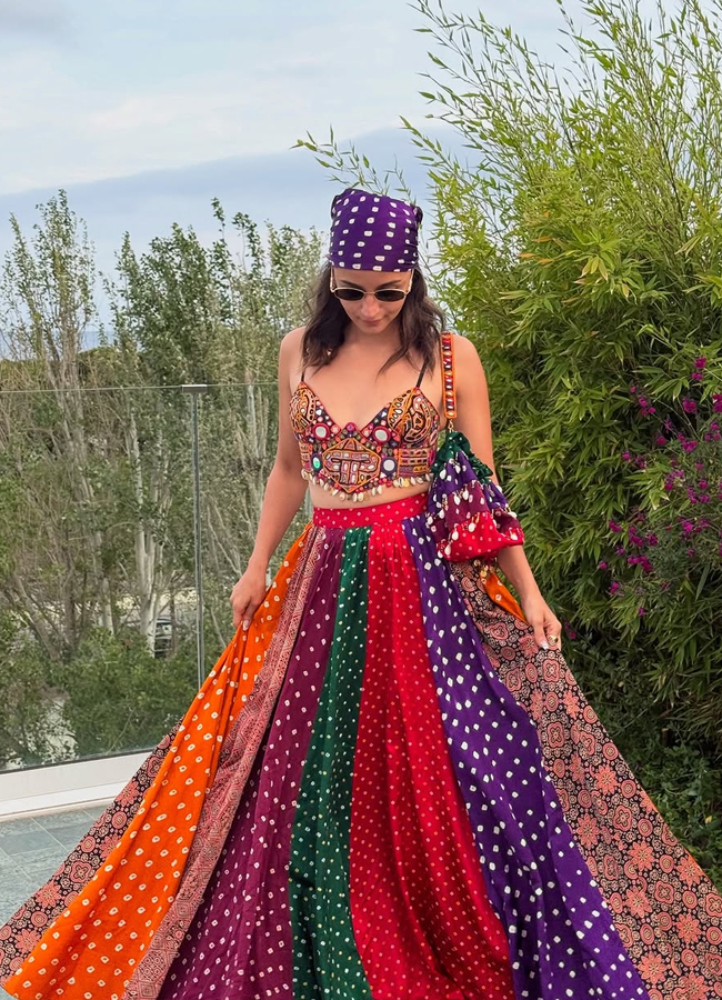 Alia Bhatt at her best friend's wedding (photos)19