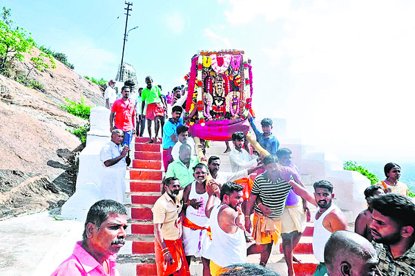 వైభవంగా అర్ధనారీశ్వర తీర్థోత్సవాలు 1