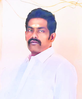 లారీని ఢీకొట్టిన బస్సు2