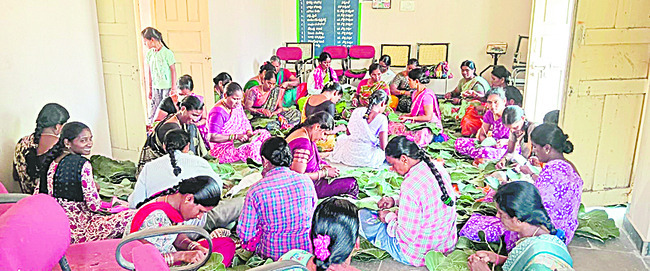 పదికిలోల ప్లాస్టిక్ తెచ్చి..వెండి నాణెం తీసుకోండి1