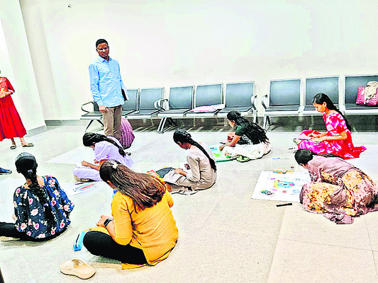 ఉత్సాహంగా వ్యాసరచన పోటీలు1