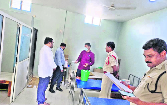 నలుగురు పీఎంపీలపై కేసులు
2